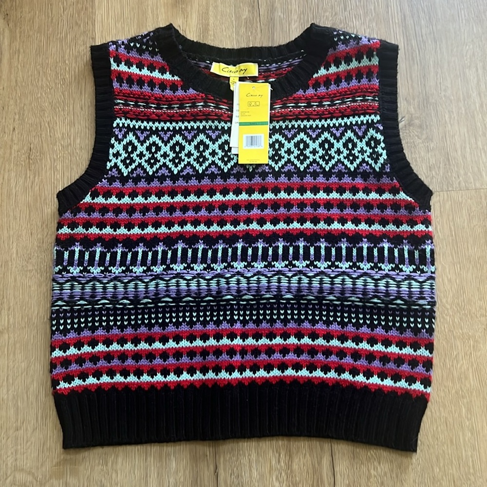 NWT- Circus NY Sweater Vest Size Large